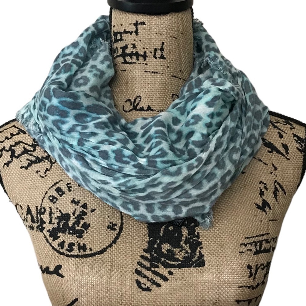 EXPRESS aqua/Gray leopard print scarf